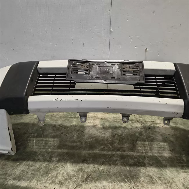 Paraurti anteriore con White