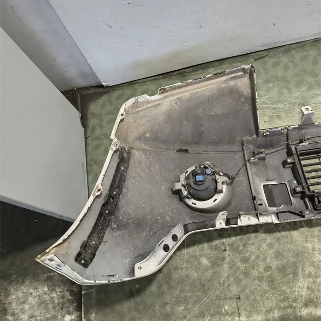 Paraurti anteriore con White