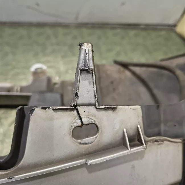 Paraurti anteriore con lavafari fendinebbia