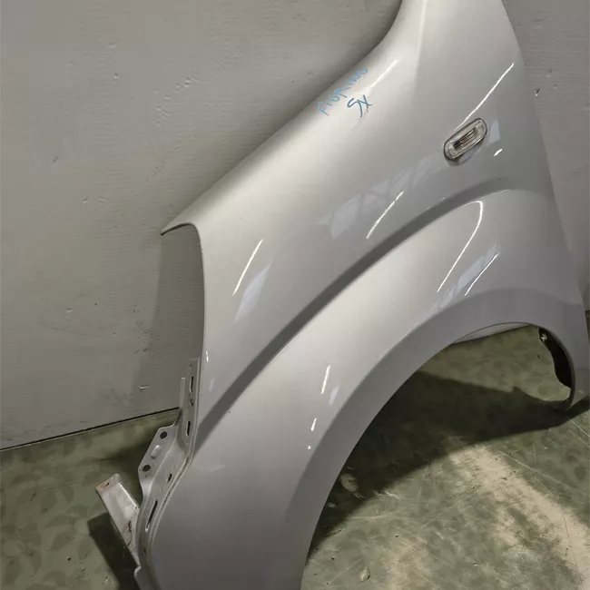 Parafango anteriore sinistro