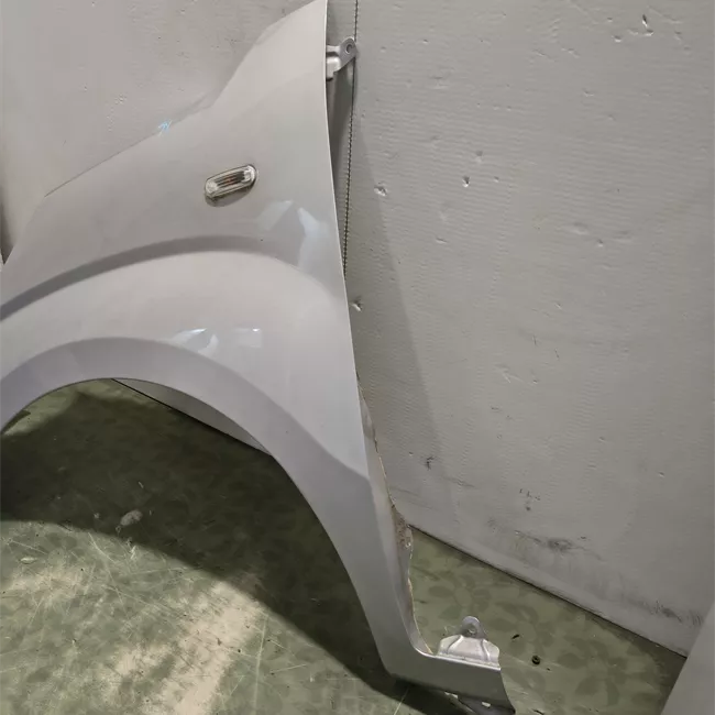 Parafango anteriore sinistro