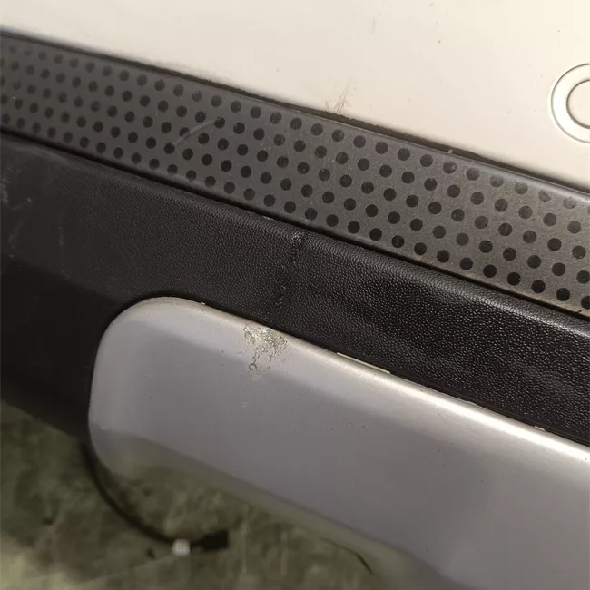 Paraurti posteriore superiore pacchetto chrome/sport, con sensore parcheggio primer