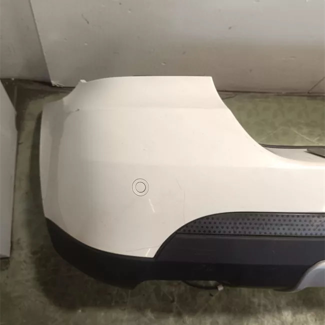 Paraurti posteriore superiore pacchetto chrome/sport, con sensore parcheggio primer