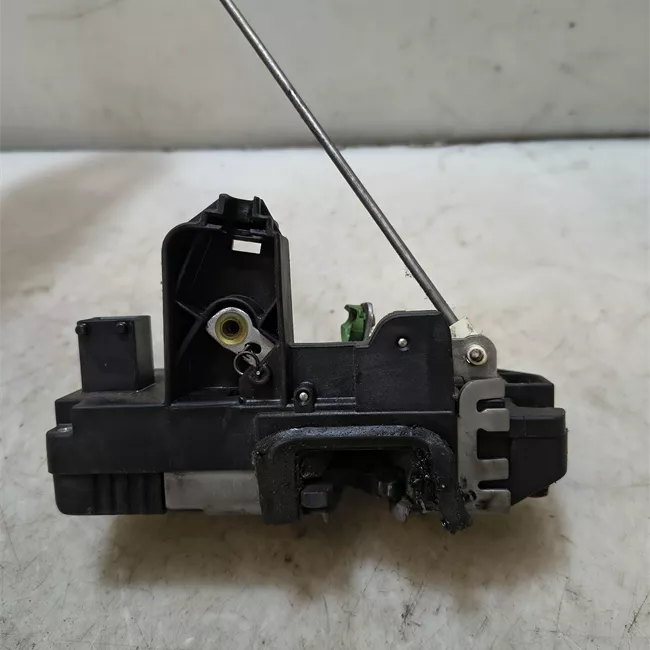 Serratura porta posteriore sinistra