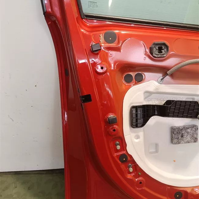 Porta anteriore sinistra