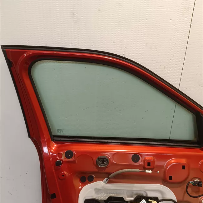 Porta anteriore sinistra