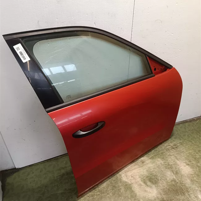 Porta anteriore destra