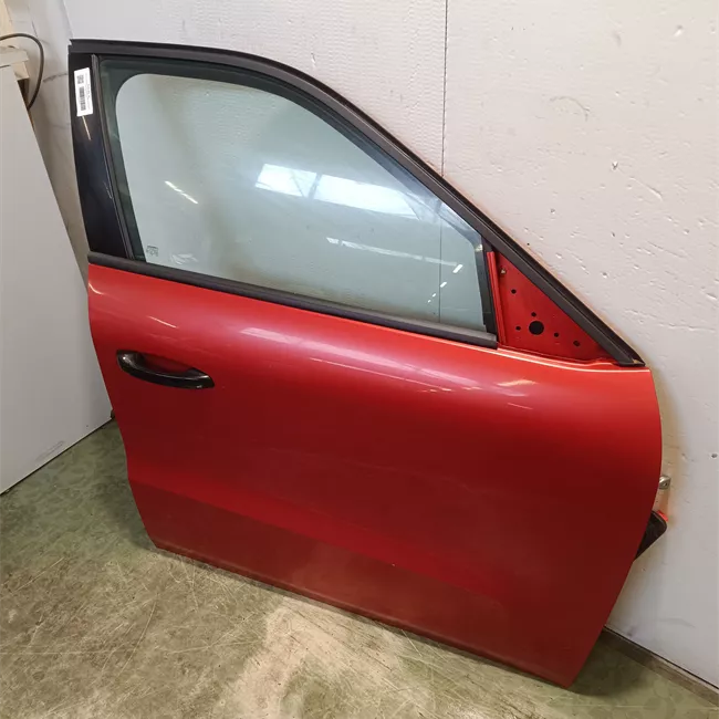 Porta anteriore destra