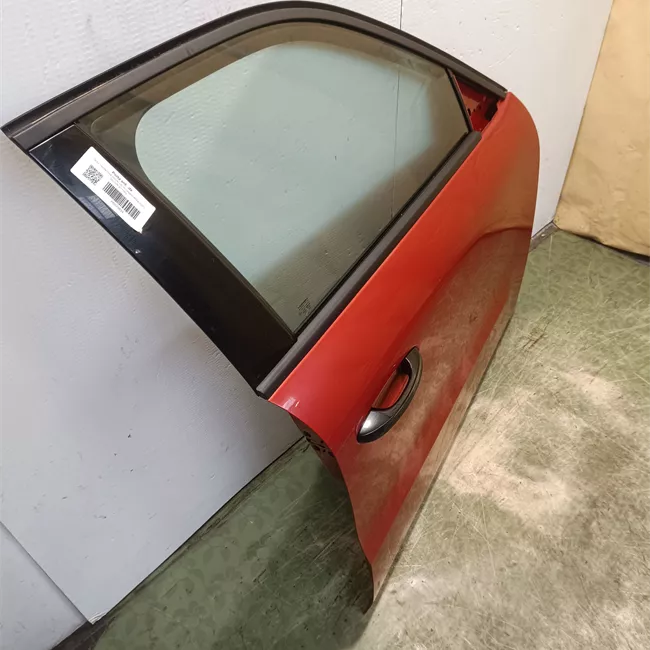 Porta anteriore destra