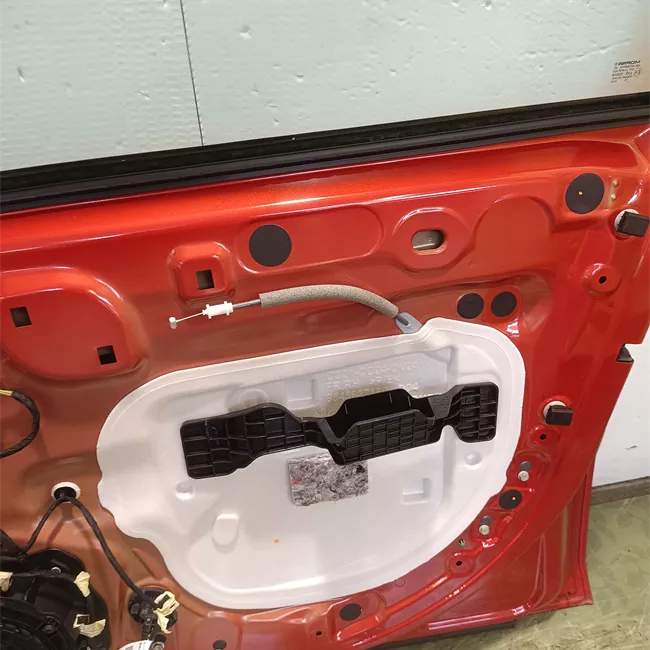 Porta anteriore destra