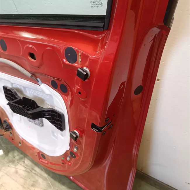 Porta anteriore destra