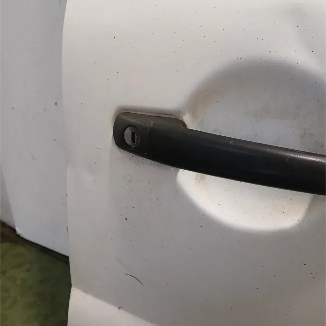 Porta carico posteriore a battente destra