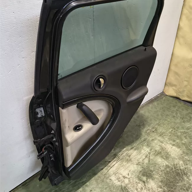 Porta posteriore destra