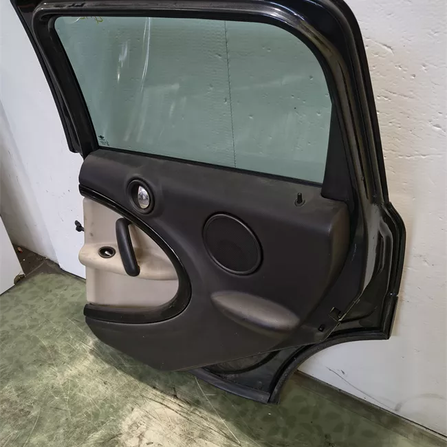 Porta posteriore destra