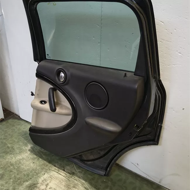 Porta posteriore destra