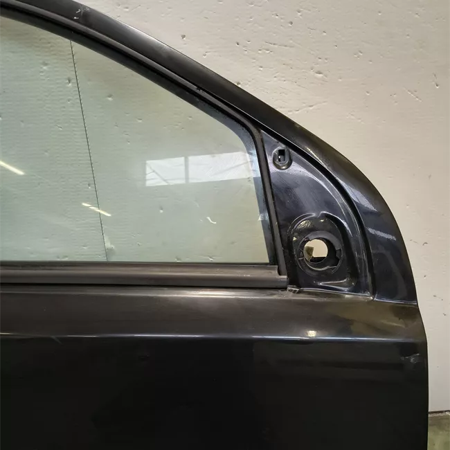 Porta anteriore destra