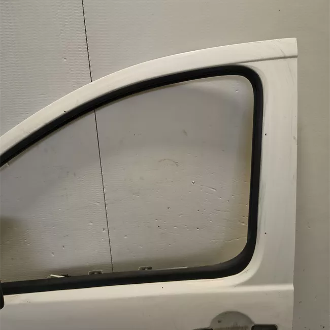 Porta anteriore sinistra