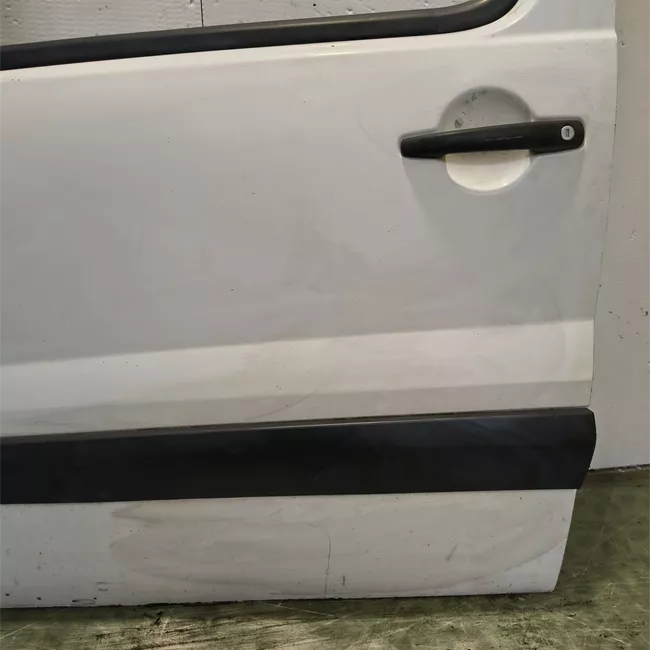 Porta anteriore sinistra