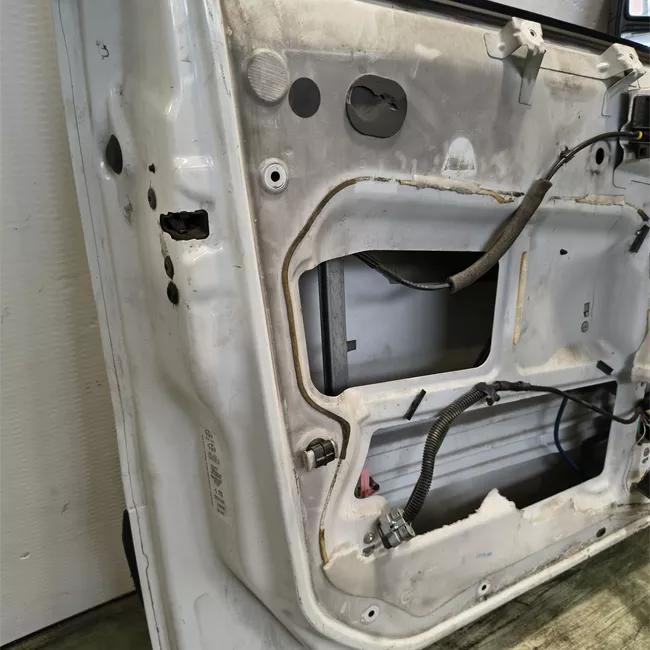 Porta anteriore sinistra