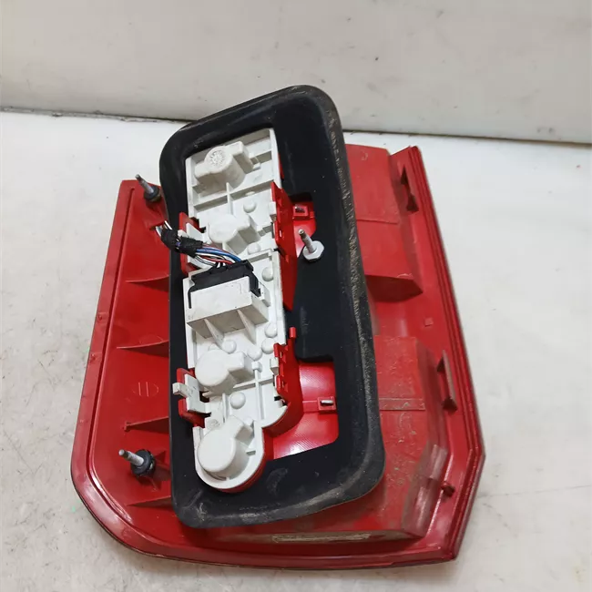 Fanale posteriore sinistro