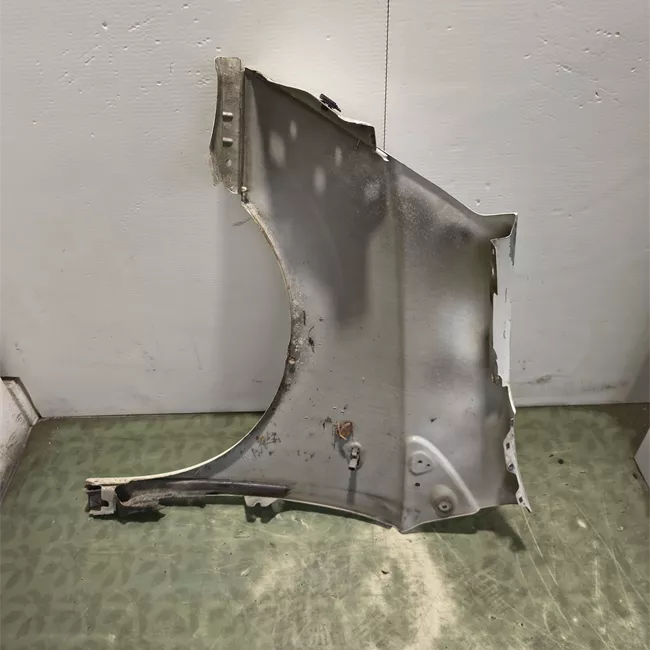 Parafango anteriore destro