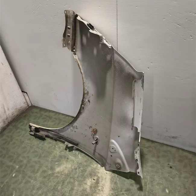 Parafango anteriore destro