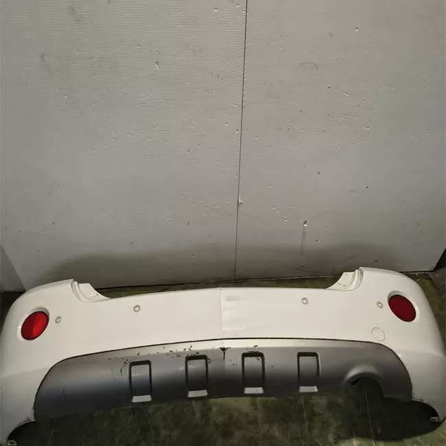 Paraurti anteriore con sensori parcheggio