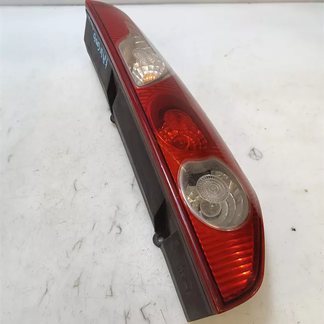 Fanale posteriore destro per portellone posteriore rato