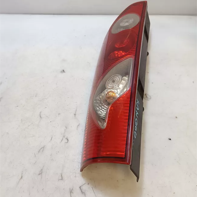 Fanale posteriore destro per portellone posteriore rato