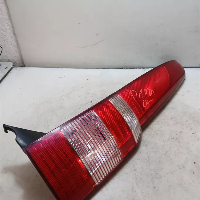 Fanale posteriore destro 11/04<