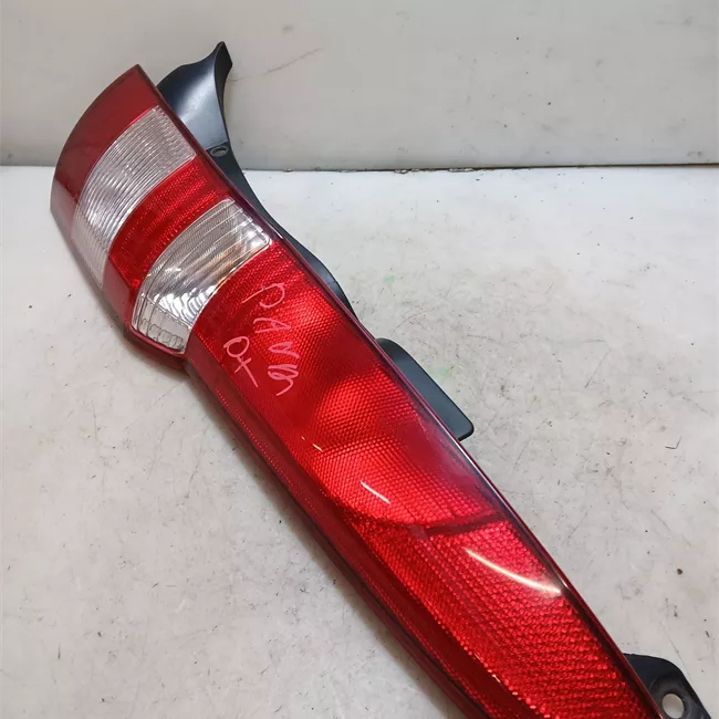 Fanale posteriore destro 11/04<