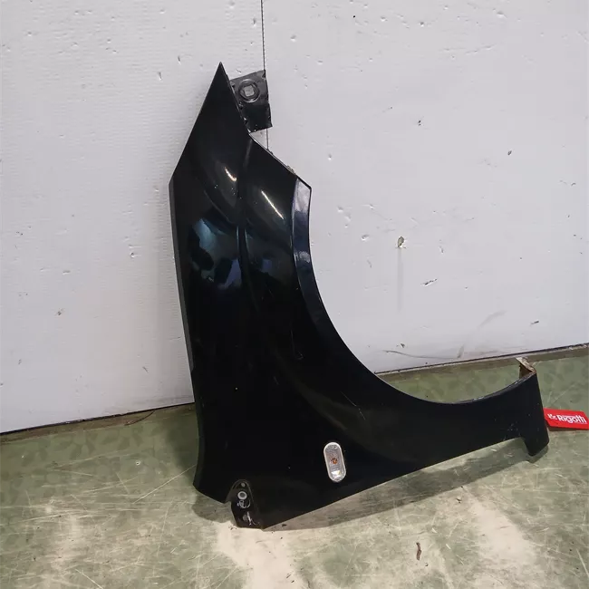 Parafango anteriore destro