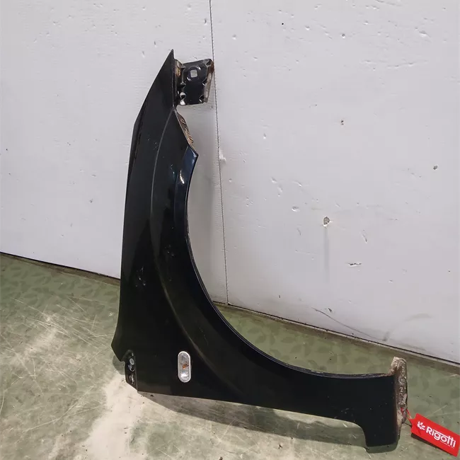 Parafango anteriore destro