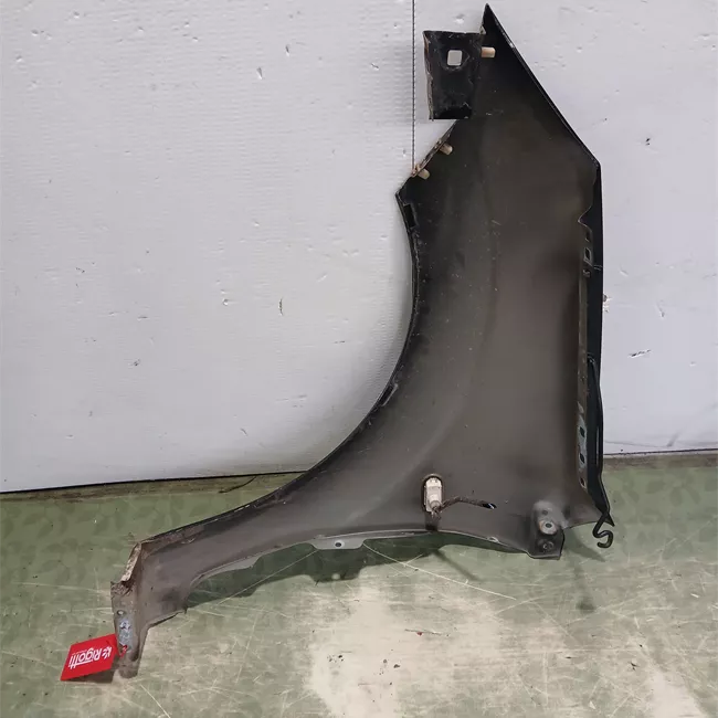 Parafango anteriore destro