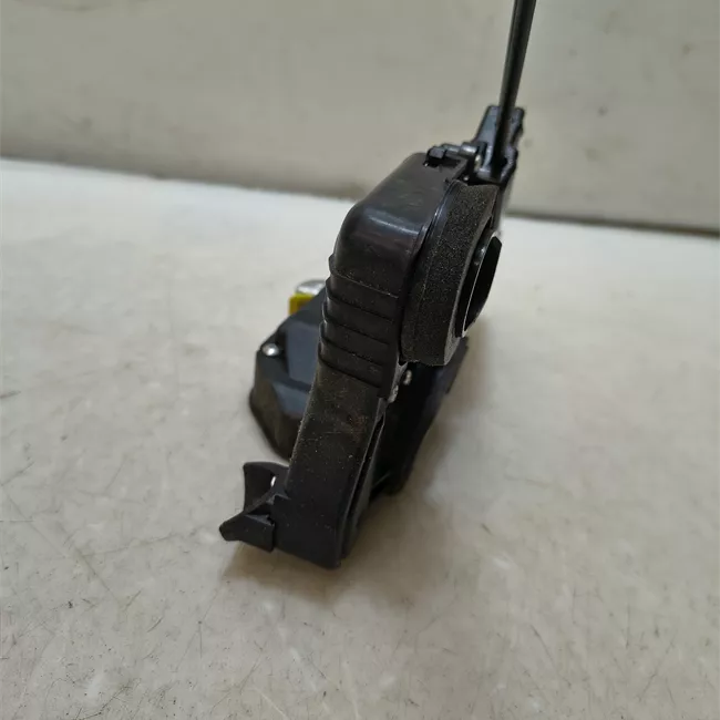 Serratura porta anteriore sinistra