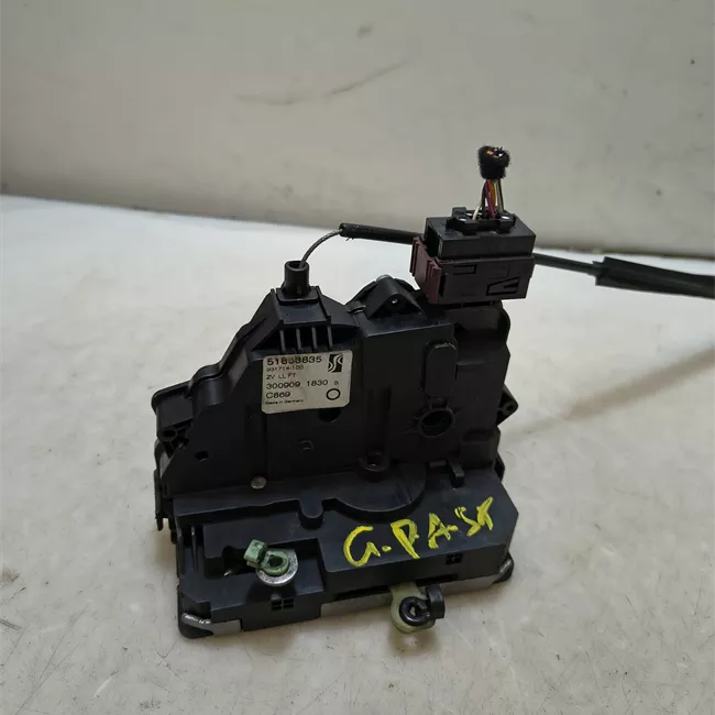 Serratura chiusura centralizzata porta anteriore sinistra