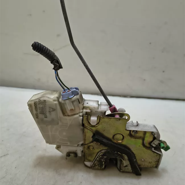 Serratura porta anteriore destra