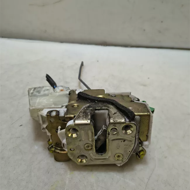 Serratura porta anteriore destra