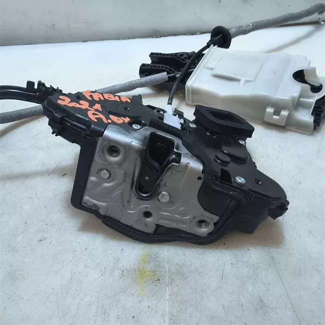 Serratura porta anteriore destra