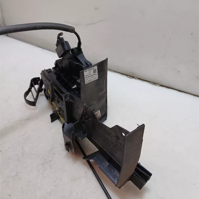 Serratura porta anteriore sinistra con sistema chiusura centrale