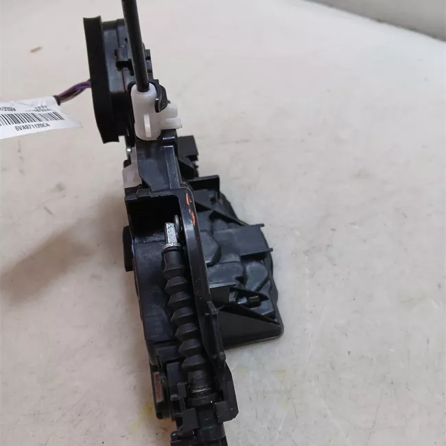 Serratura porta anteriore sinistra