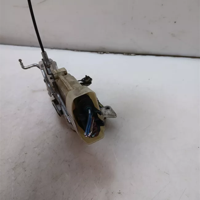 Serratura porta anteriore sinistra