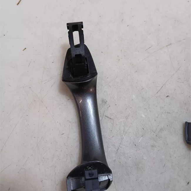 Maniglia porta posteriore sinistra primer