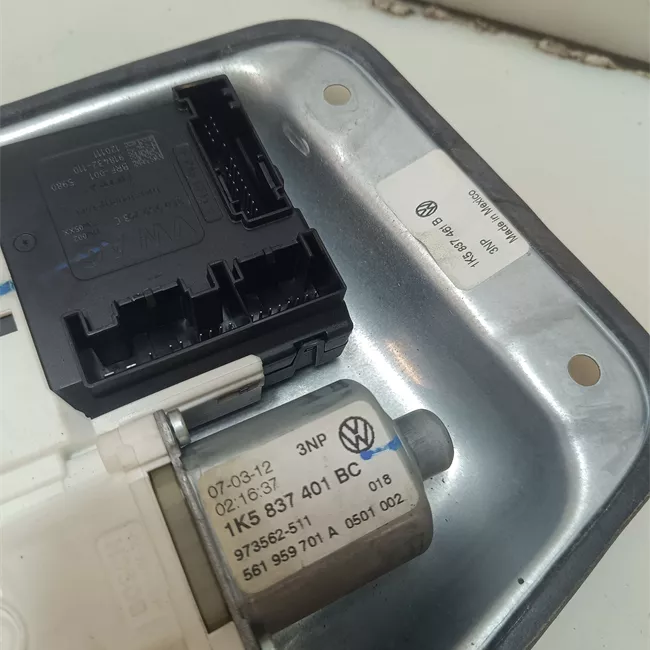 Alzacristallo elettrico porta anteriore sinistro