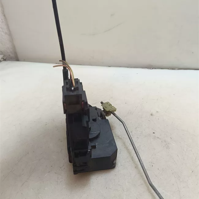 Serratura porta anteriore destra