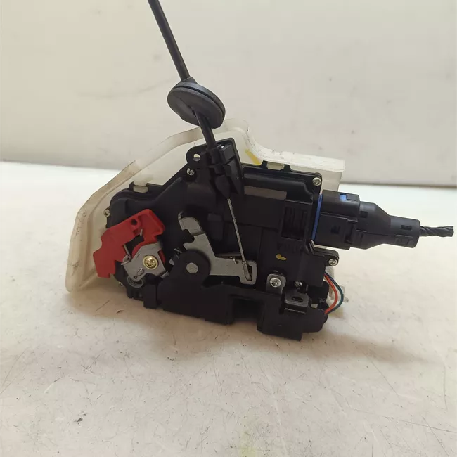 Serratura porta anteriore sinistra