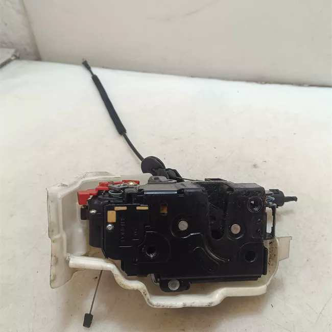 Serratura porta anteriore sinistra