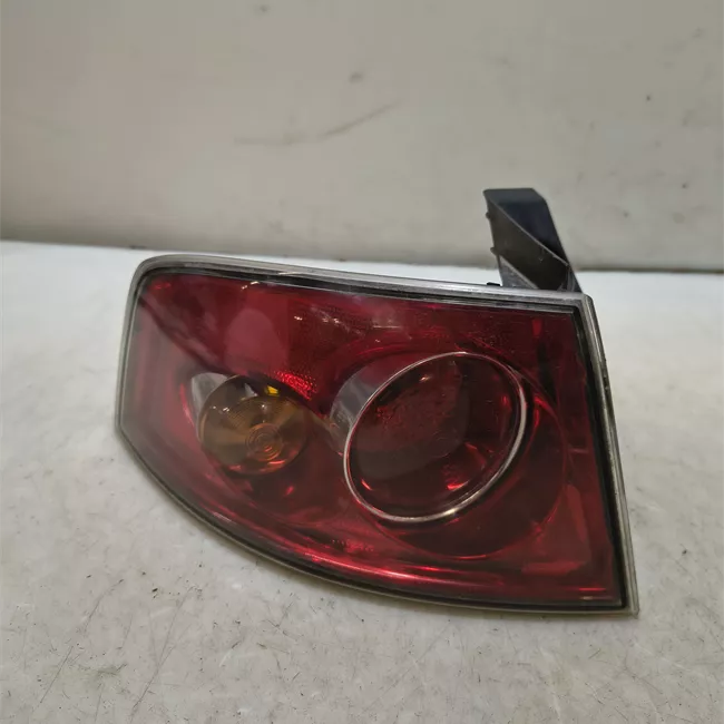 Fanale posteriore parte esterno sinistro