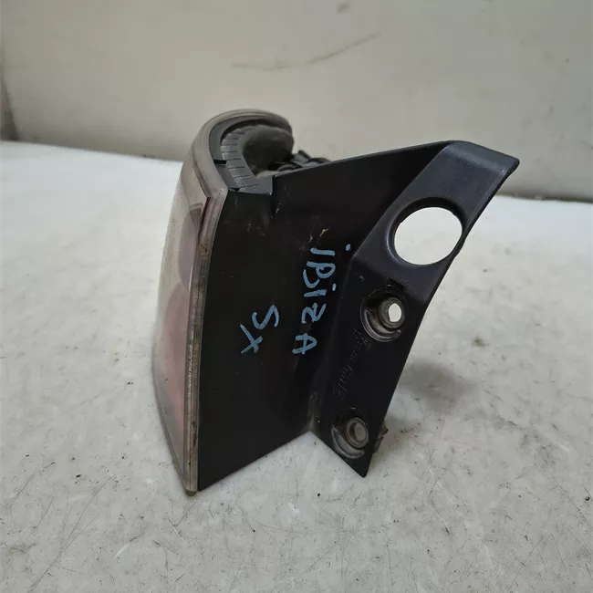 Fanale posteriore parte esterno sinistro