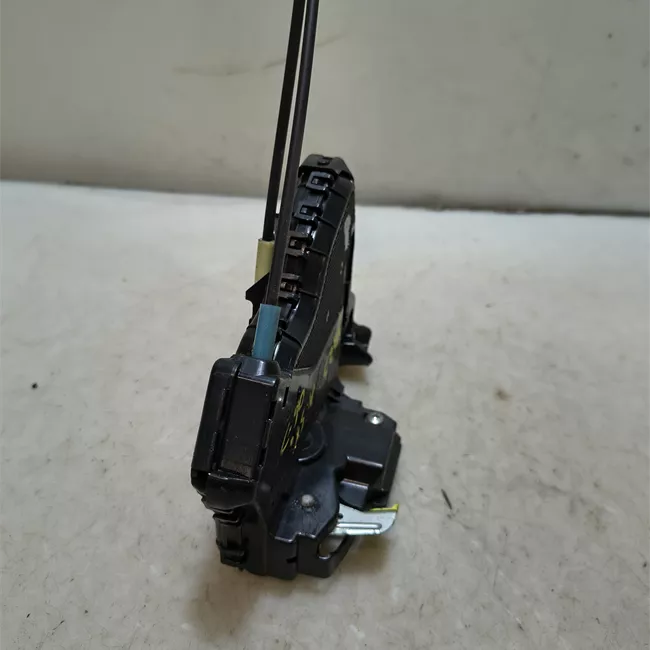 Serratura porta anteriore sinistra